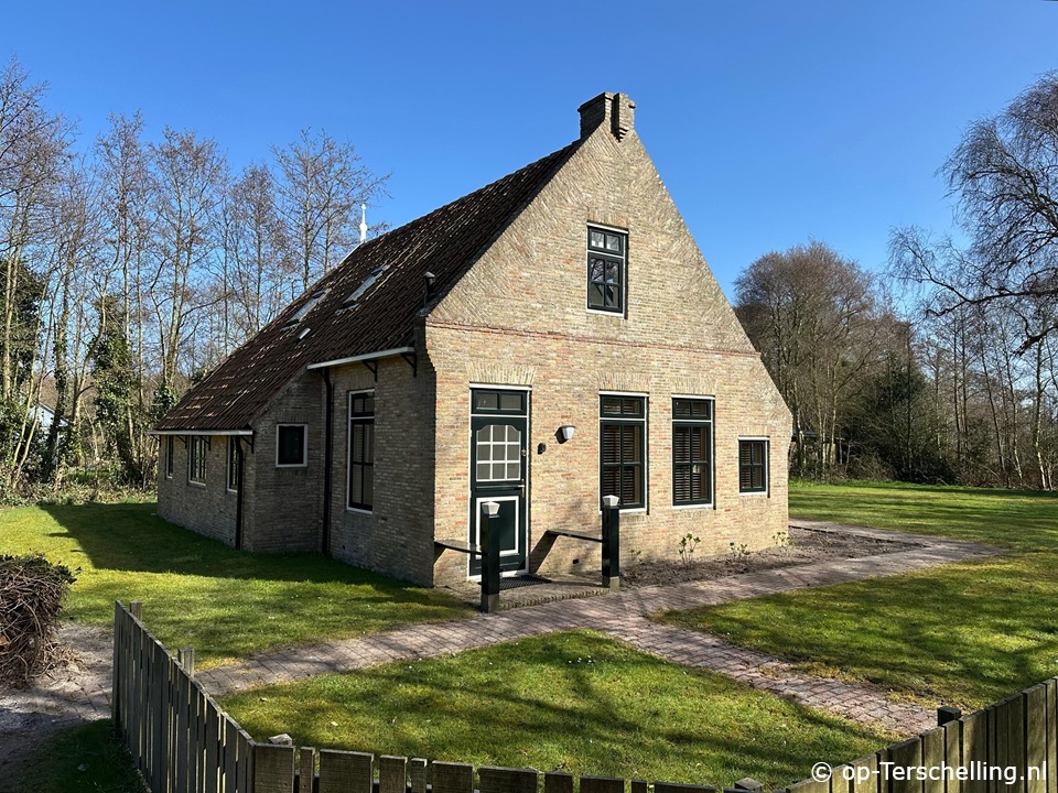 Klik hier voor meer informatie over Vakantiehuis Limosa Duinweg